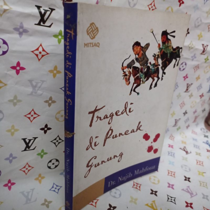 tragedi di pucuk gunung najib Mahfouz