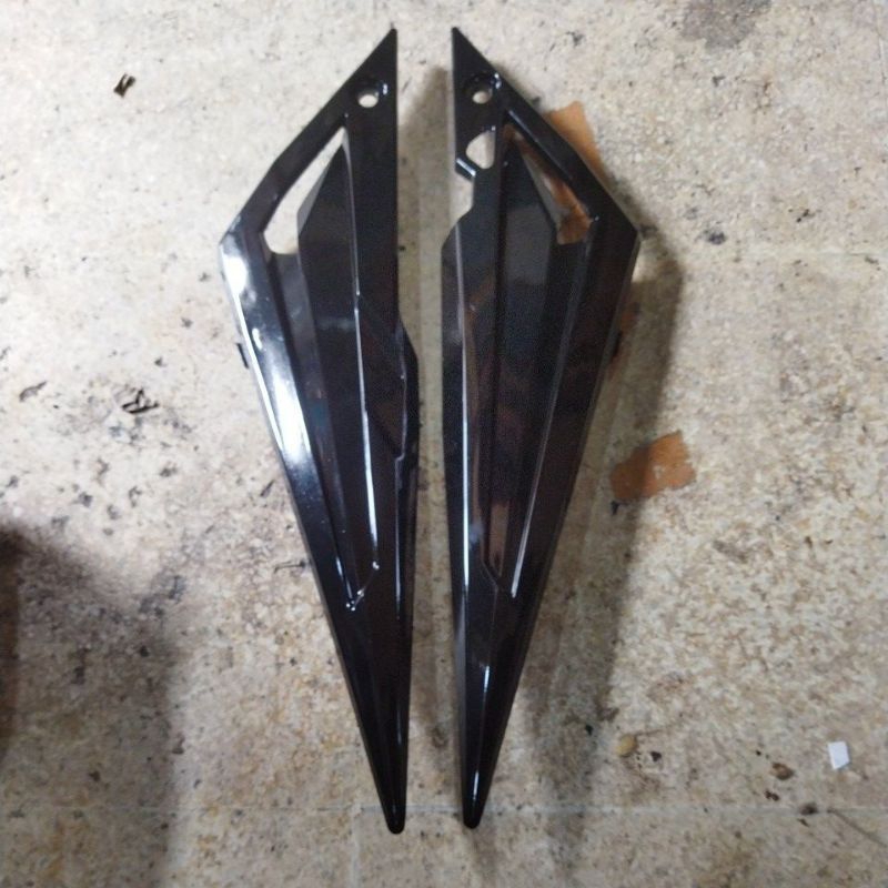 Sambungan body / Bok aki Tutup Aki Jupiter mx old lama hitam
