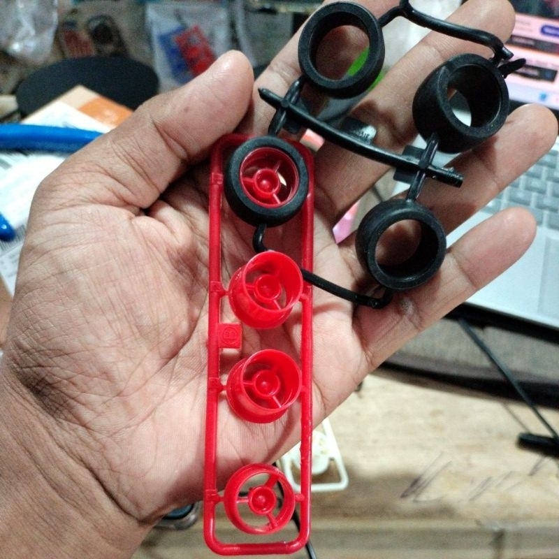 Rep Tamiya Velg Small 3 Spoke Merah + Ban Small