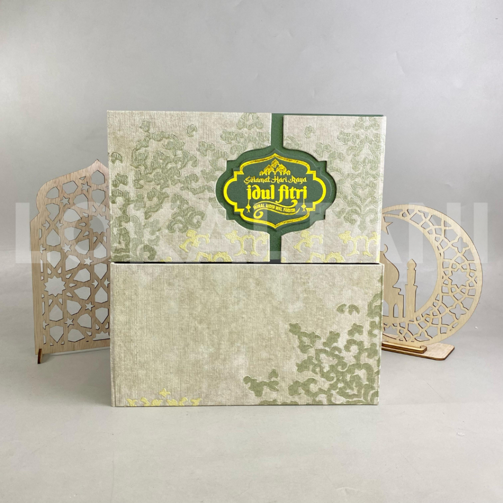 

Box Magnet Bolu Setengah Lapis Lebaran/ Box Leabran Walpaper Hijau/ Box Full Walpaper Hijau Kue Kering 2 Toples 250gr