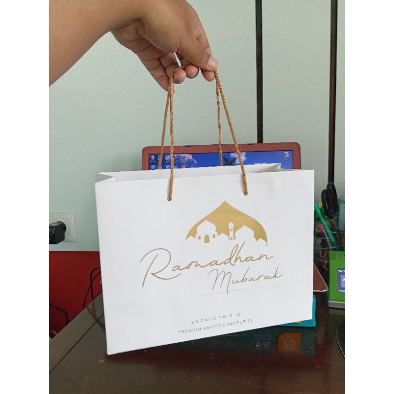 

link order khusus paperbag custom size logo desain