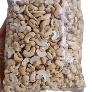 

kacang mede pecahan 1kg