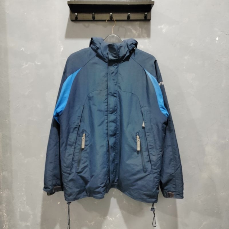 GROPCORE / GORTEX / OUTDOOR / JACKET TEBAL / VINTAGE / SECOND / AMERICAN EAGLE