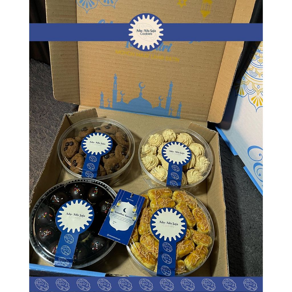 

ADA ADA SAJA COOKIES HAMPERS KUE KERING PREMIUM RAMADHAN UKURAN KEMASAN BULAT 250 GR ISI 4 | LEBARAN | PUASA | HAMPERS | HANTARAN | HOMEMADE