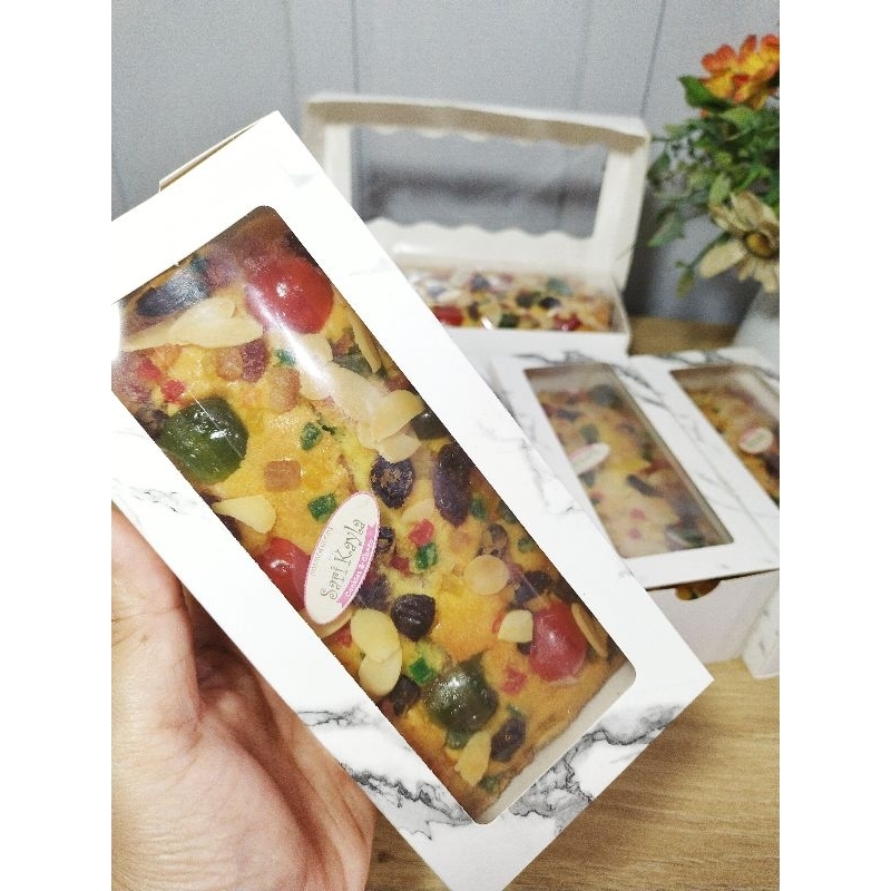 

Fruits Cake Small