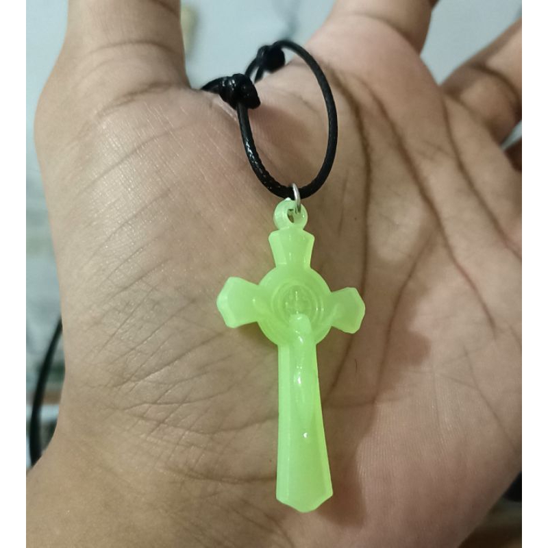 Kalung Salib Akrilik Hijau Besar