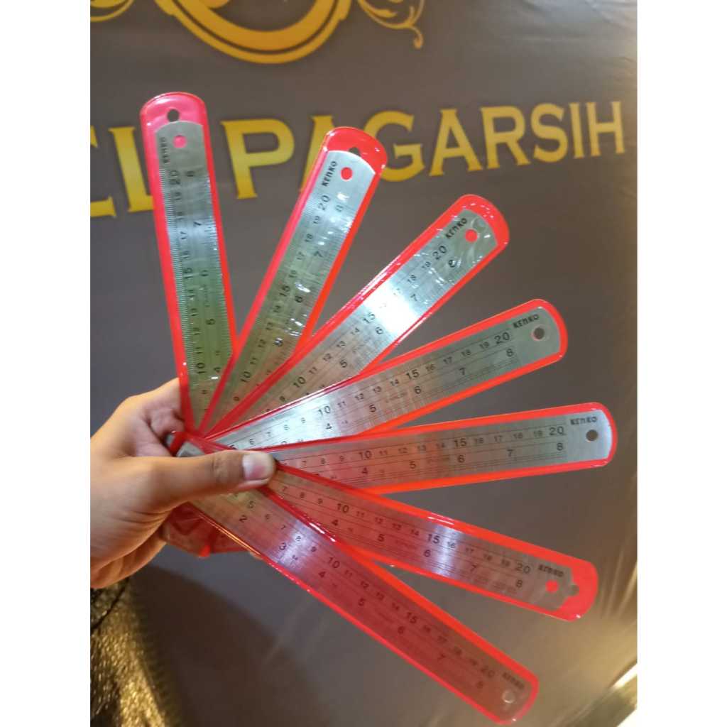 

Penggaris Besi Merk Kenko Ukuran 20cm Harga Satuan