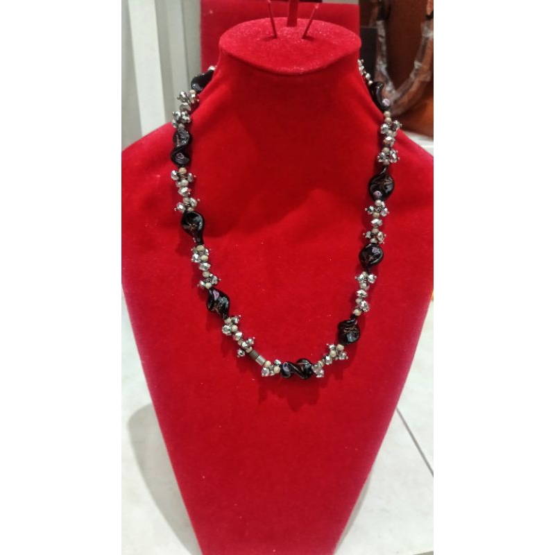 Asesoris kalung manik kristal Bali