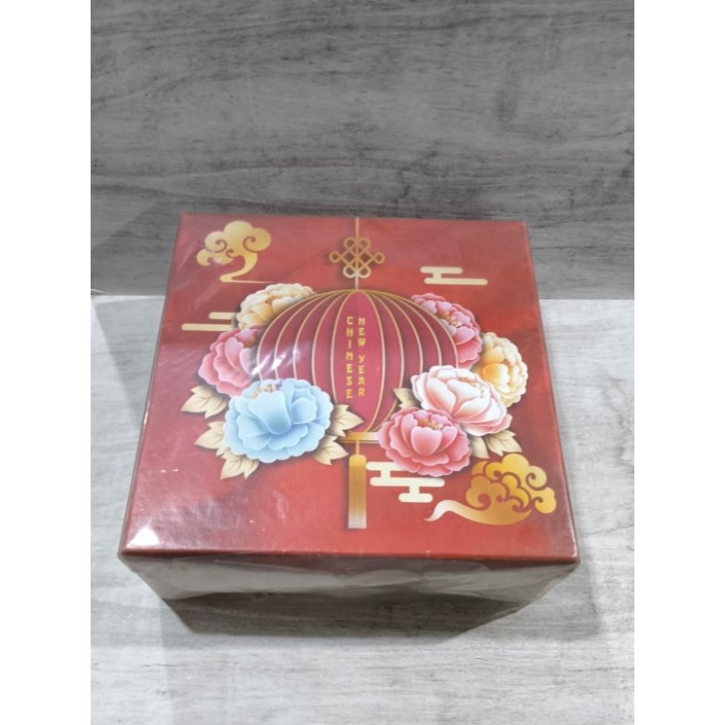 

Imlek 2025 Ukuran 23x23x8 cm