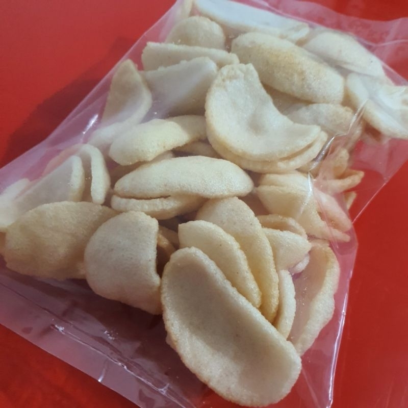 

Snack udang enak atau kerupuk rasa udang bungkus besar isi 100gram.