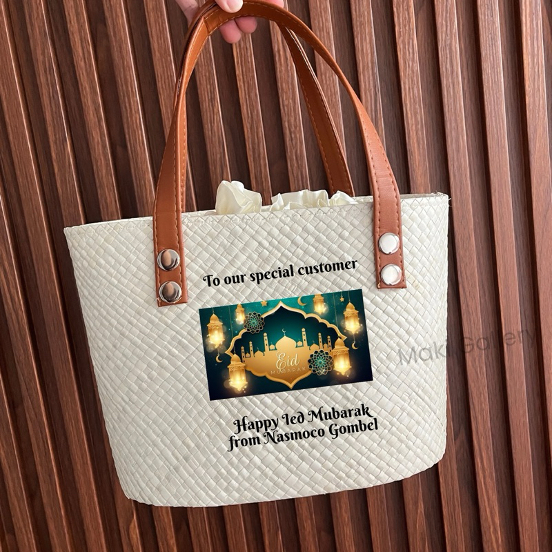 

Tas Hampers Anyaman Alami Custom Nama by Maki Gallery