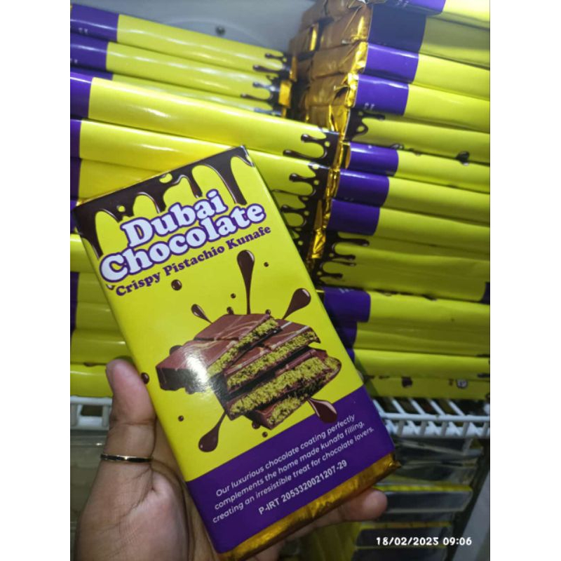 

Crispy Pistachio Kunafe Chocolat DUBA / Coklat Dubai 300gr