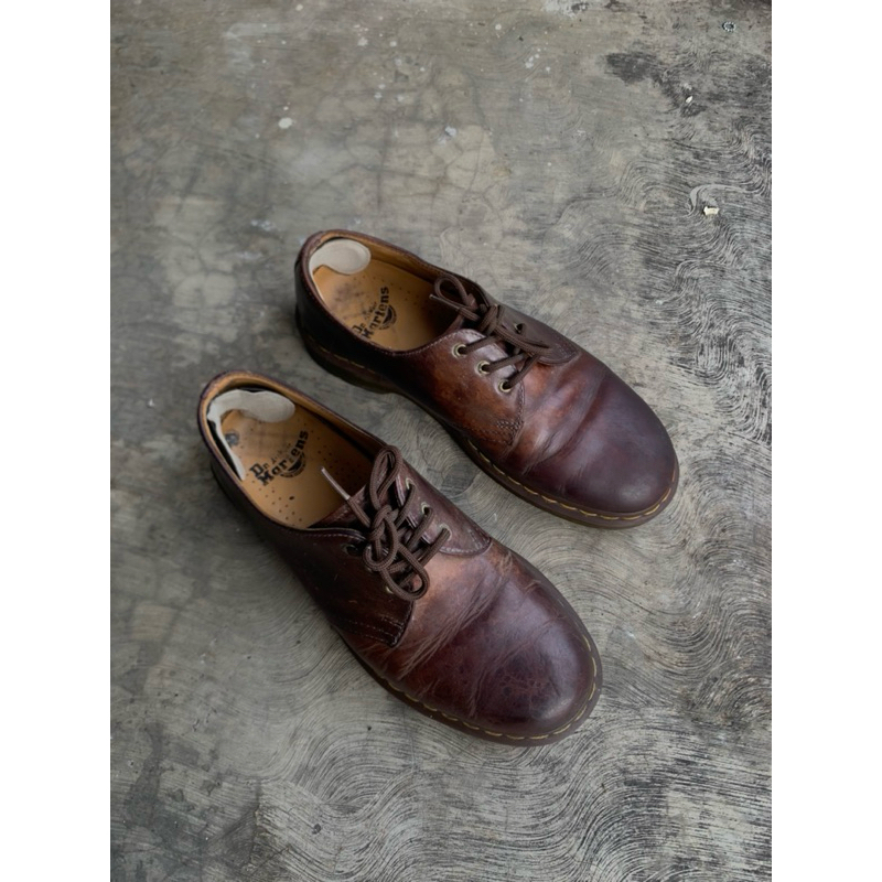 sepatu dr martens