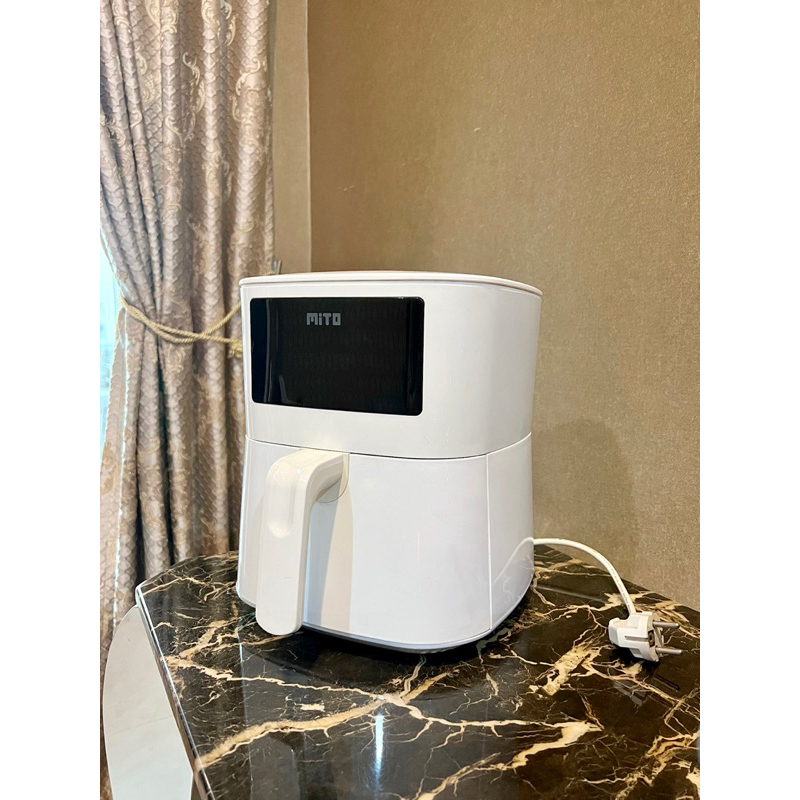PRELOVED - MITO air fryer low watt AF1 4liter