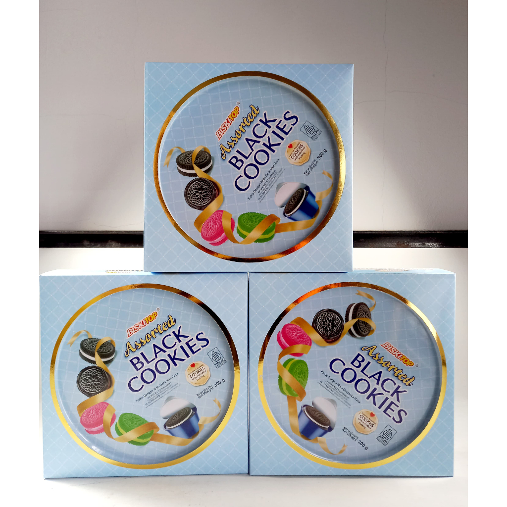 

BISKITOP ASSORTED BLACK COOKIES BULAT KALENG 300 GRAM 1 KARTON ISI 6 KALENG
