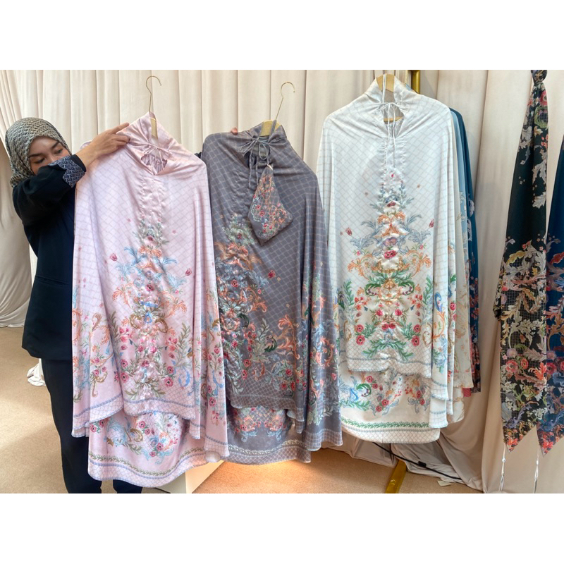 The Raya Hampers Buttonscarves BS Store BSLady