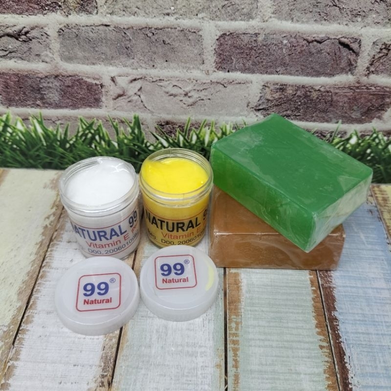 Harga 1 Paket Cream Cr natural 3in1 (Siang Malam Sabun)