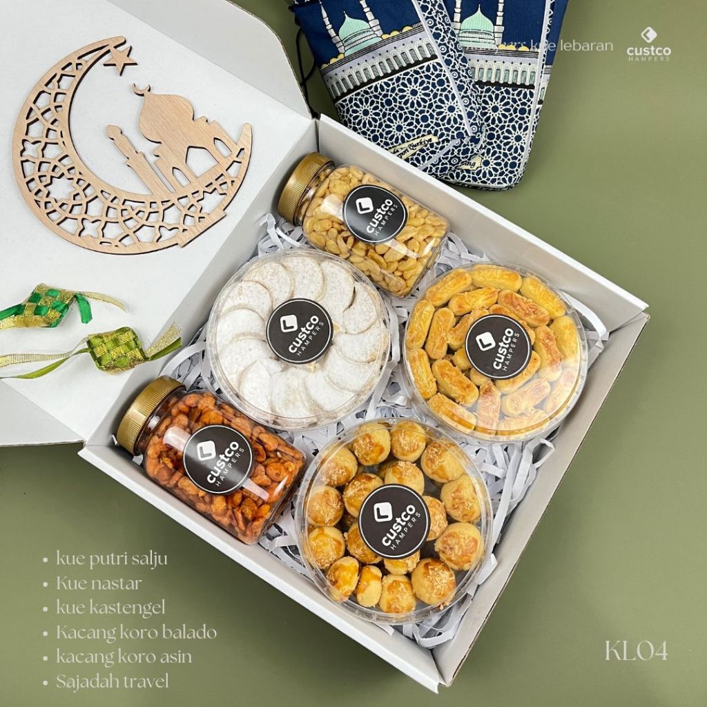 

Hampers Kue Lebaran Premium + Kacang + Sajadah | KL04 | Custco Kue Kering | Parcel Kue Kastangel | Kue Nastar