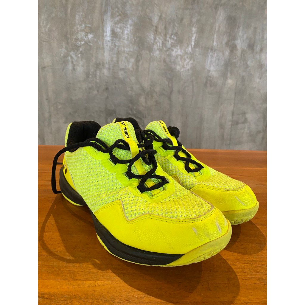 SEPATU BADMINTON BEKAS YONEX POWER CUSHION 10 UK 42 27CM