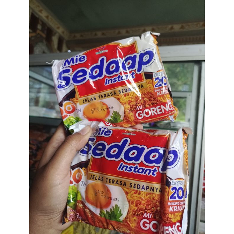 

Mie Sedaap Goreng Instan / Mie Instan / Mie Sedaap 91gr (Paket 4pcs)