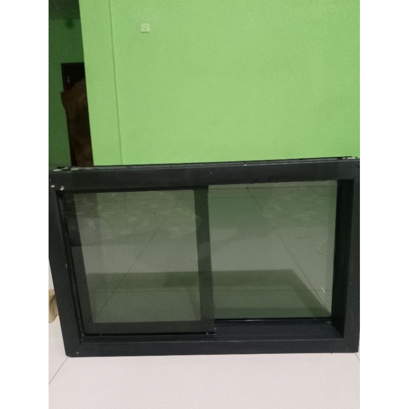 Jendela Boven kaca zig-zag| berbahan baja Ringan