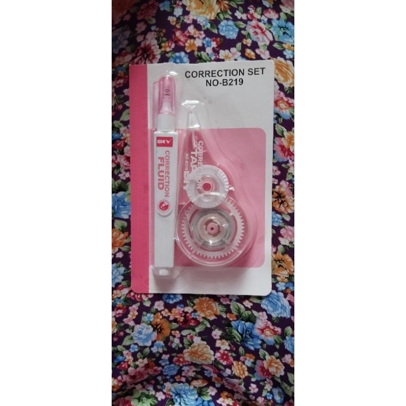 

Pink Tape Cair dan Kertas