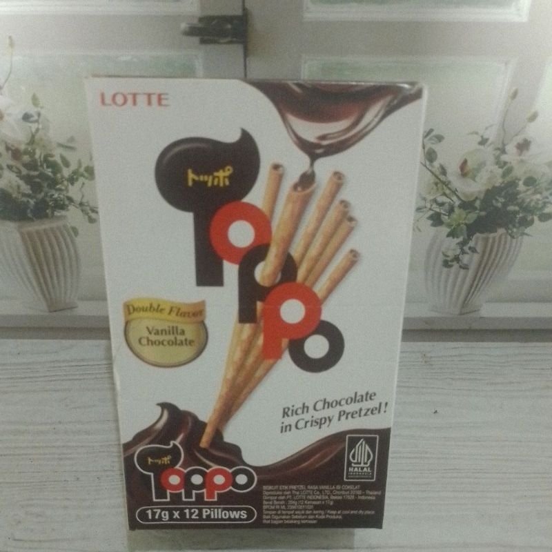 

Toppo rich chocolate in crispy pretzel