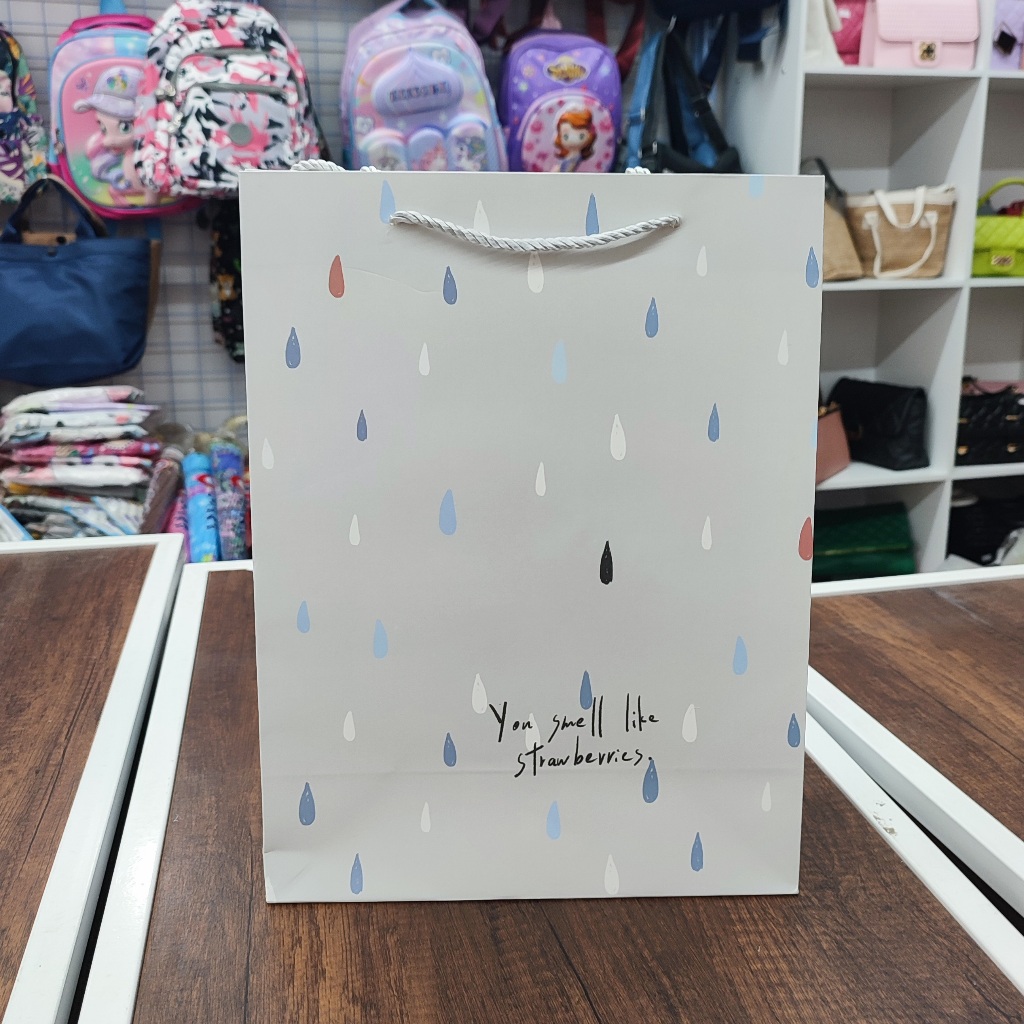 

Paperbag Bungkus Kado Motif You Smell Like Strawberries - Murah Harga Grosir Bisa COD