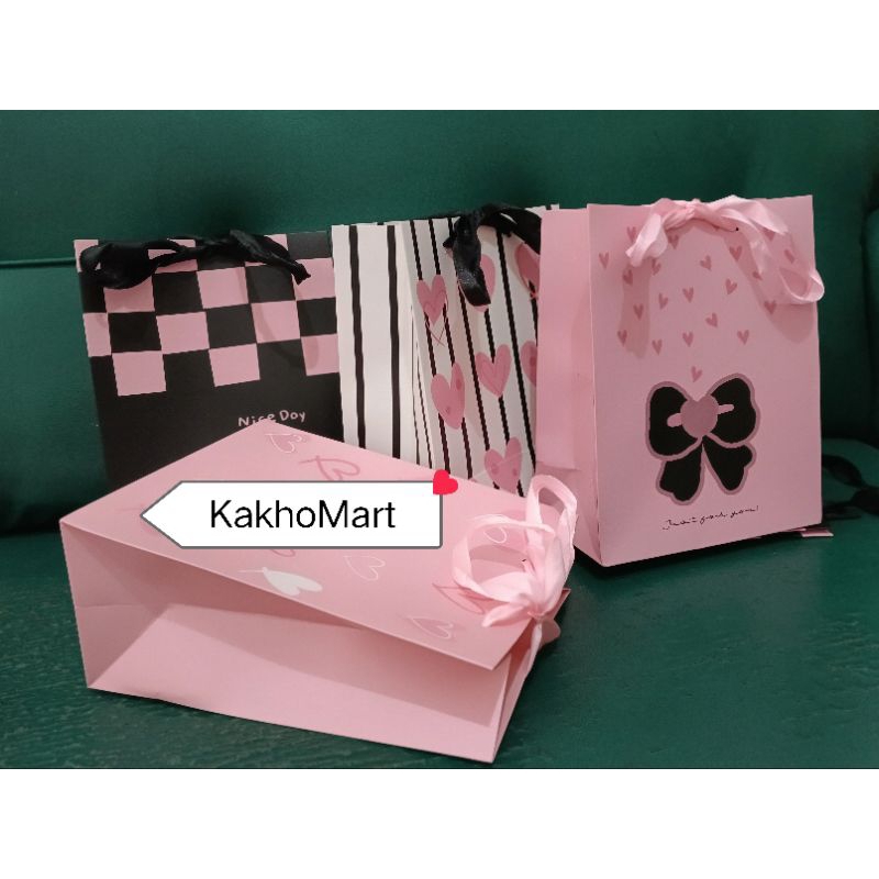 

KakhoMart Paper Bag Gift Ukuran 10cm x 18cm x 22cm