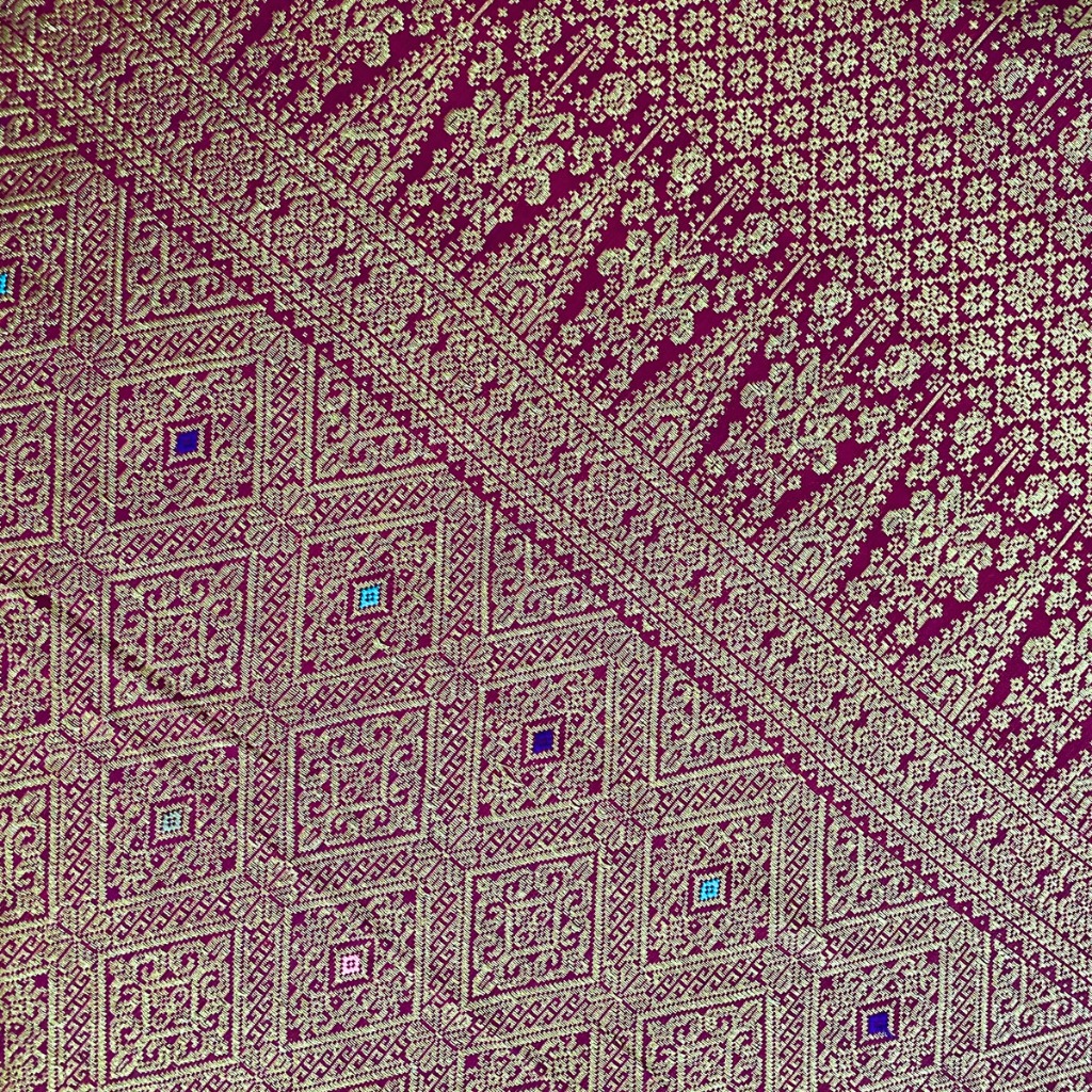 Kain Tenun Songket Khas Palembang Asli Motif Lepus Warna Pink Fuchsia Magenta Benang Emas