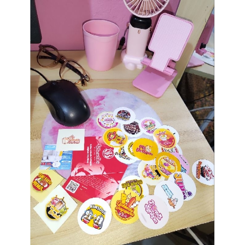 

CETAK STIKER BIASA / STIKER TRANSPARAN / STIKER VINYL / STIKER ANTI AIR / STIKER ULTAH / ULANG TAHUN