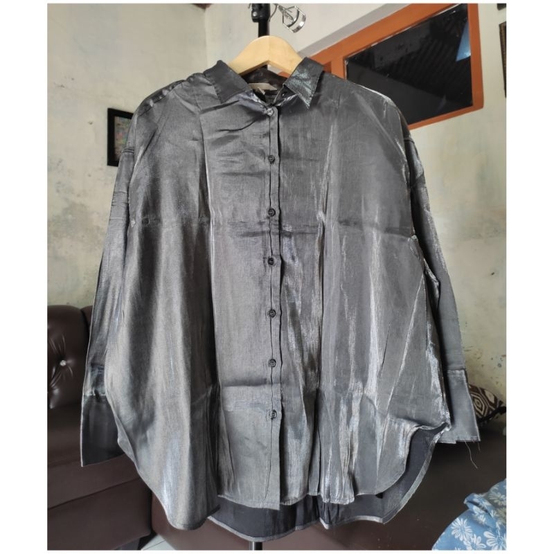 [PRELOVED] Kemeja Silk H&M