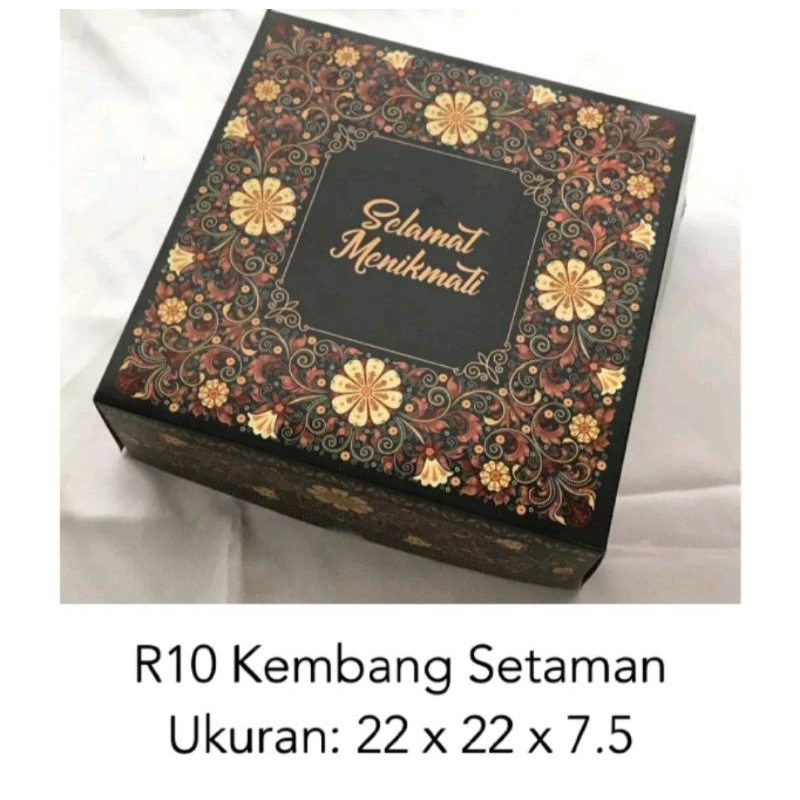 

DUS R10 KEMBANG SETAMAN / DUS 22 x 22 x 7.5 MOTIF / DUS SNACK R10 / DUS KUE