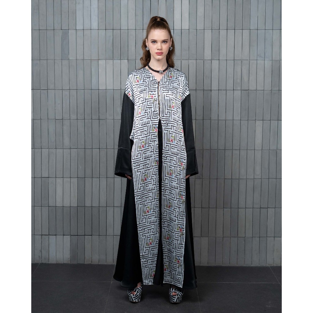 TS THE LABEL - Leila Abaya