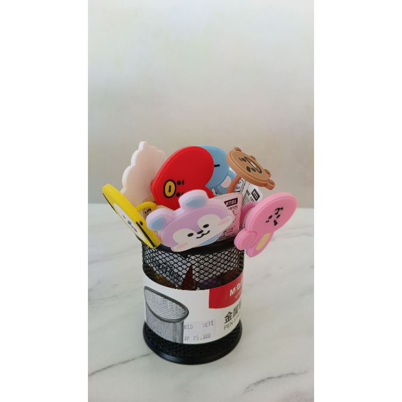 

Miniso x BT21 Silicone Shaking Ballpoint Pen/pulpen BT21