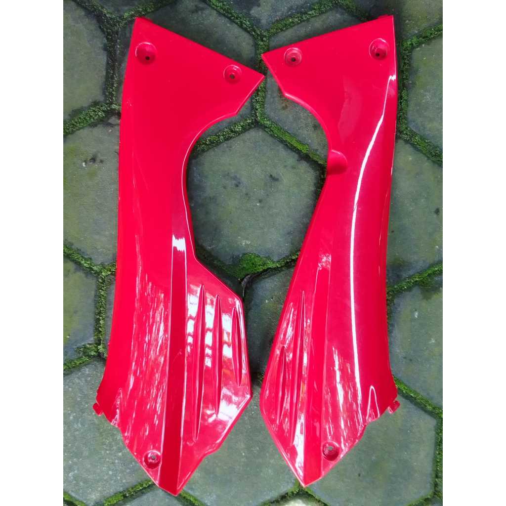 sepasang sambungan cover body depan samping kanan kiri atas mesin kymco bebek cevira, grand cevira d