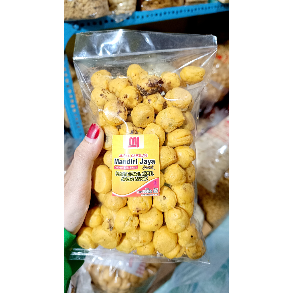 

Soes coklat dan soes kering gurih by MJS