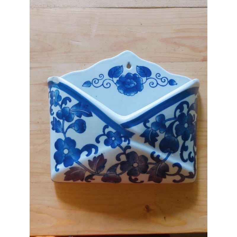 Pajangan Dinding Antik Porselen