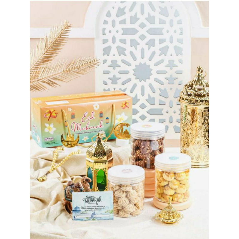 

[Terlaris] Safa Hempers Kue Lebaran isi 3 Toples/Nastar Keju/Mocca Kacang/Bangkit Keju