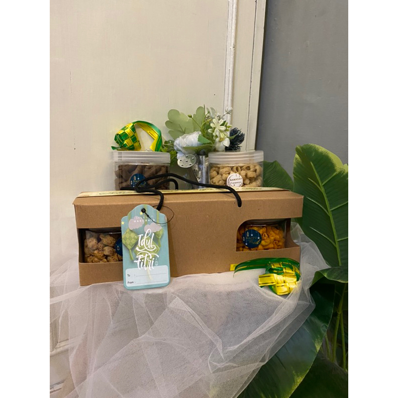 

Hampers Lebaran isi 3 Toples 400 ml