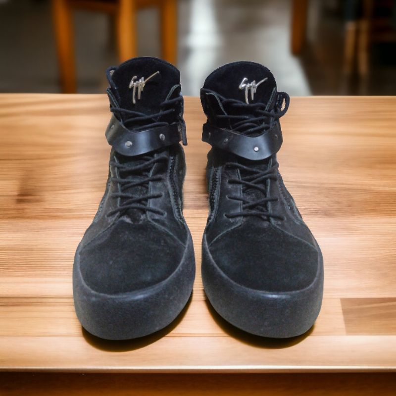 GIUSEPPE ZANOTTI SIZE 42