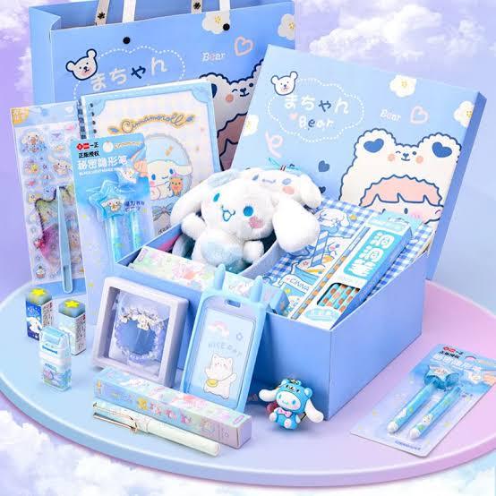 

[ BISA COD ] BUKU SANRIO BOOK SET (Stationery Kuromi Notebook Mainan Edukasi Alat Tulis Melody Kotak Pensil Cinnamoroll Tepak Cinnamonroll)