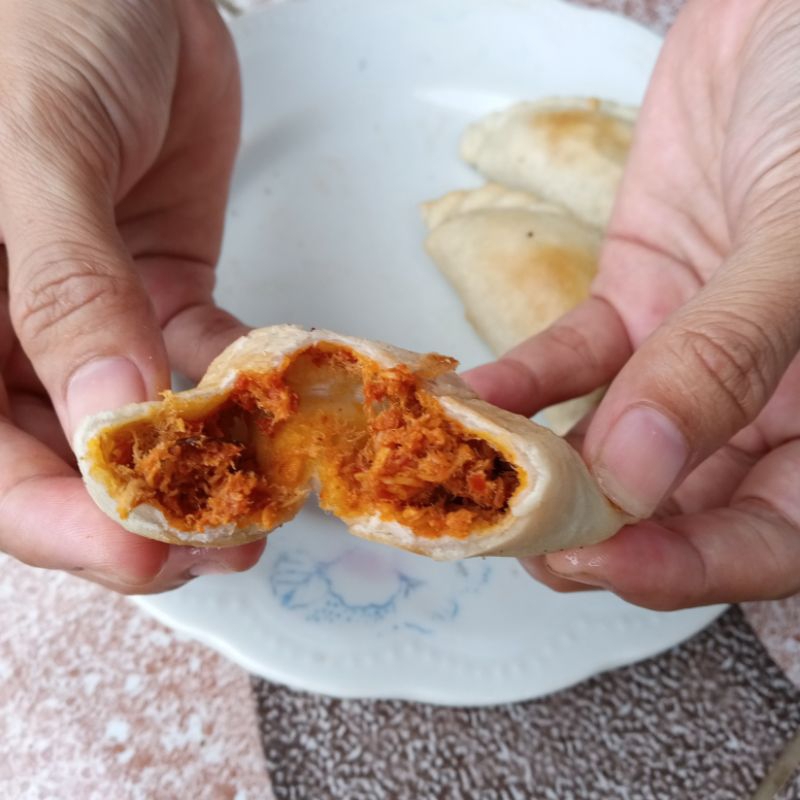 

cireng isi ayam suwir Chili oil
