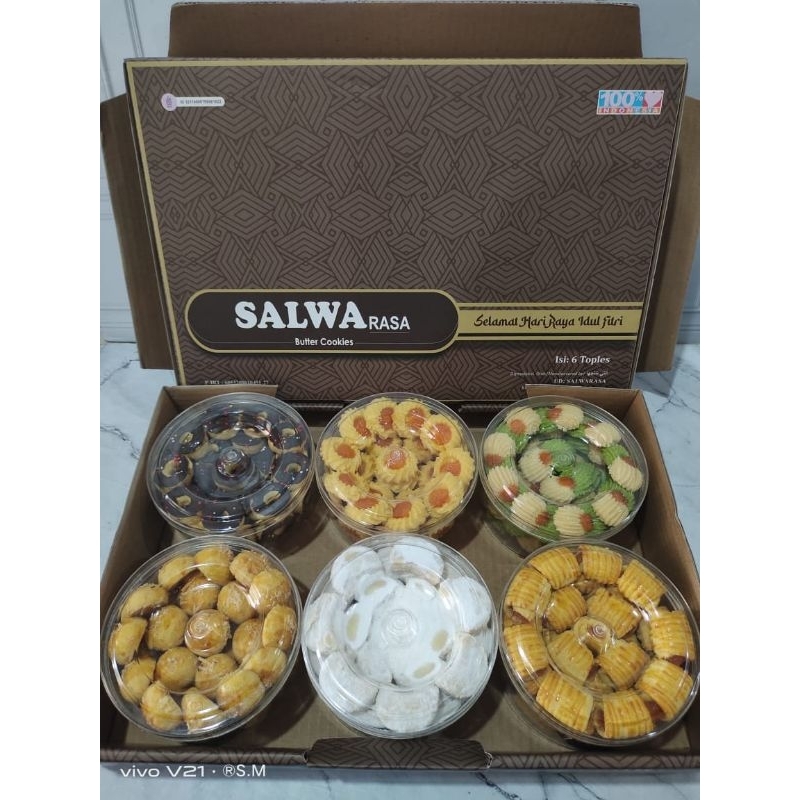 

HAMPERS KUE KERING LEBARAN SALWA ISI 6