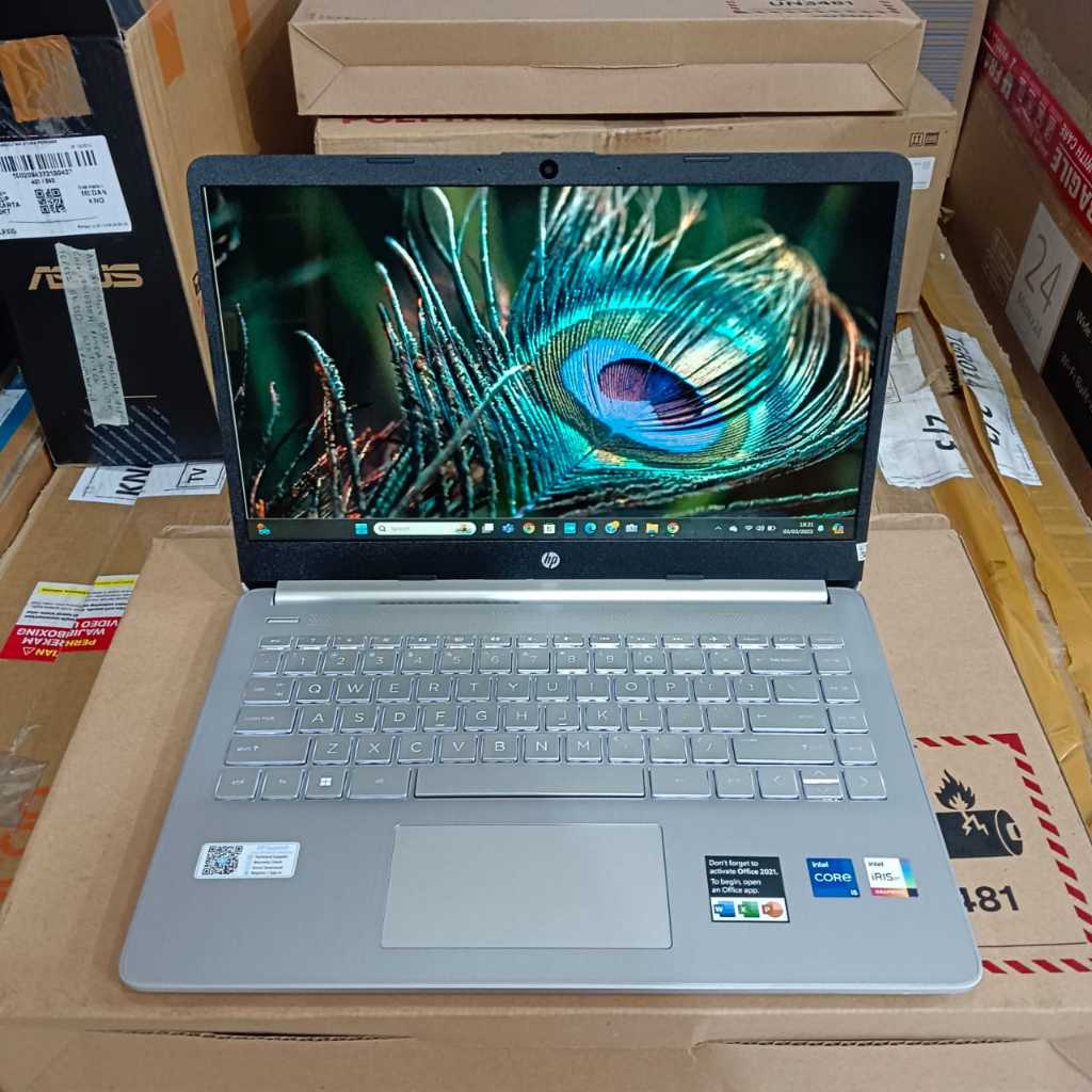 On Garansi Resmi sampai 17 Mey 2025  Laptop Hp 14s-dq5000TU, Core i5 - 1240P, Gen 12 Th, Intel Iris 