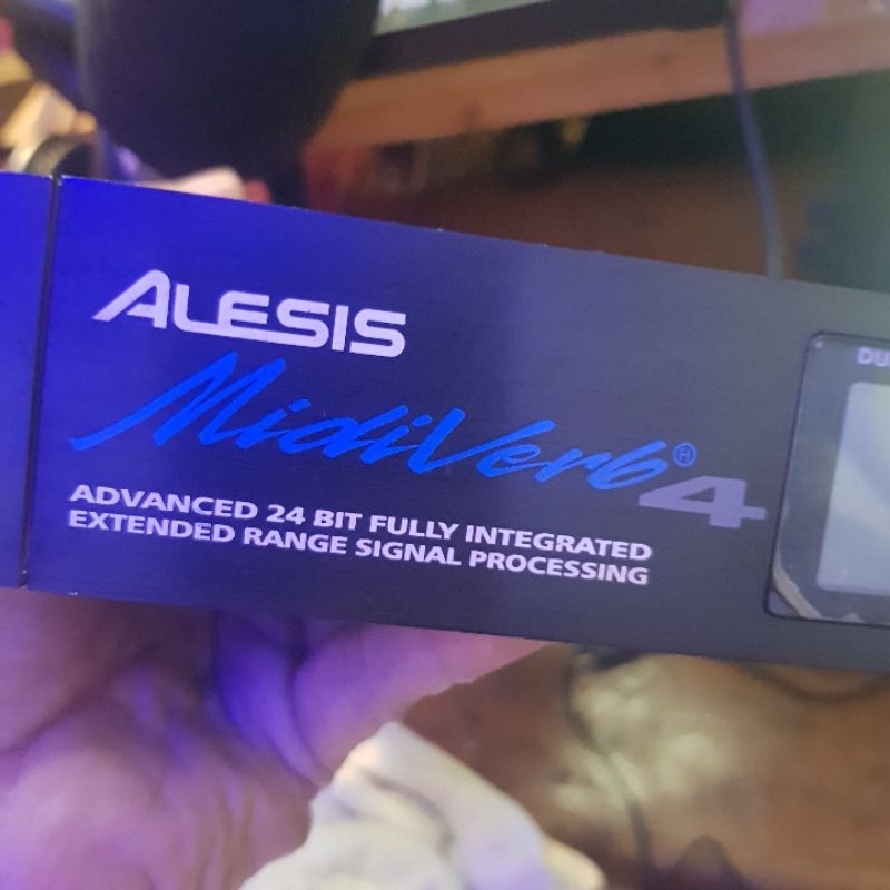 Efek Vocal Alesis Midiverb