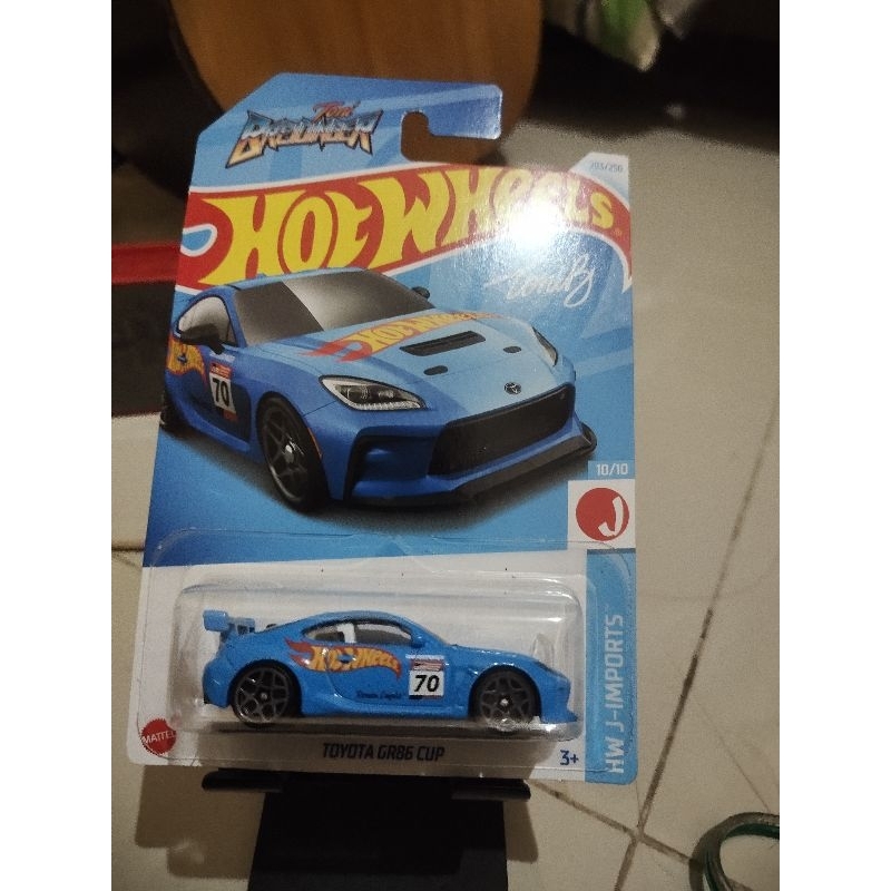Toyota 86 Biru muda