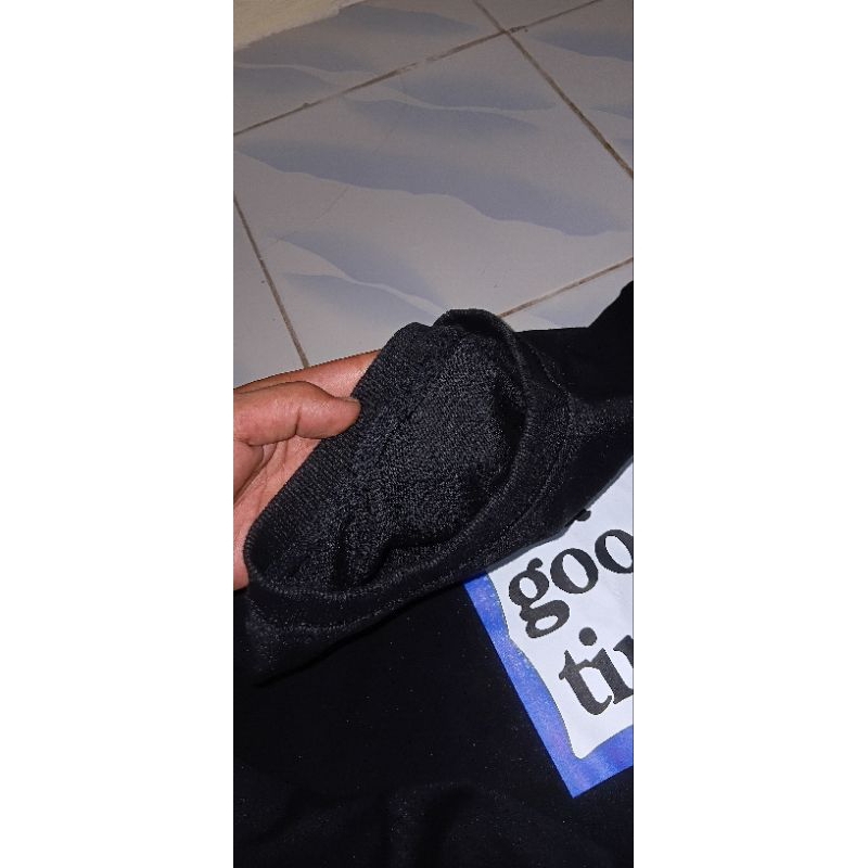 2 buah crewneck hagt