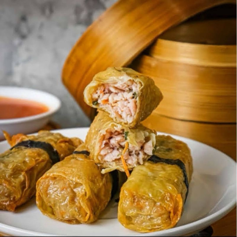 

LUMPIA KULIT TAHU FROZEN DIMSUM Isi 12 dengan Saos
