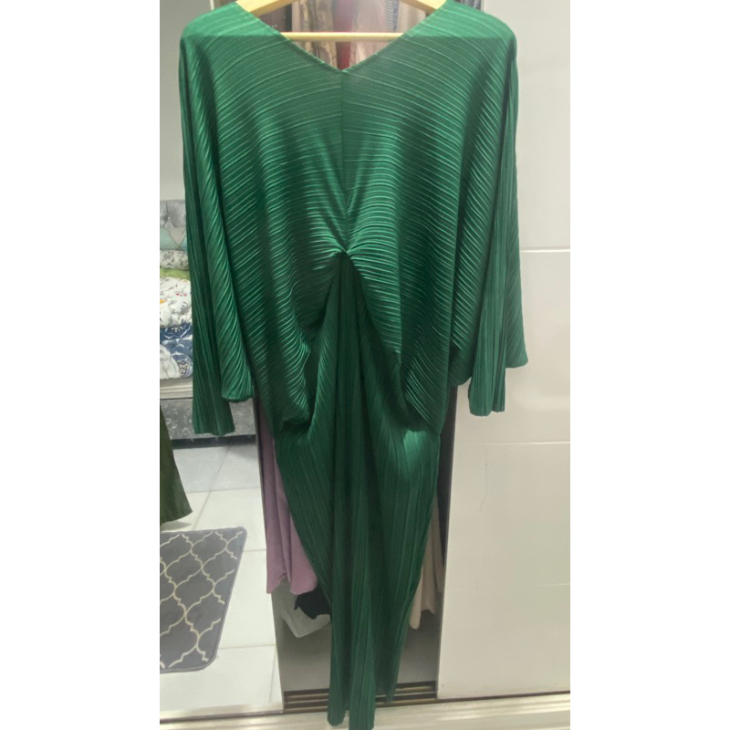 Dress Kaftan warna hijau emerald